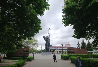 В Харькове полиция оцепила памятник Воину-освободителю