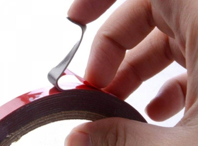 Двухсторонний скотч – достойная замена клея и саморезов