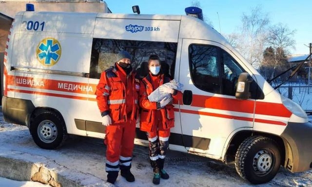 Малышка родилась на свет в машине скорой помощи