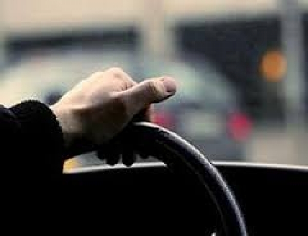 Мужчина решил покататься на чужом авто