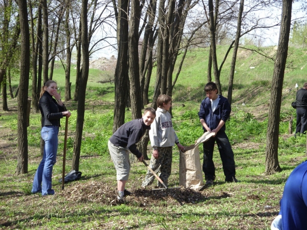 Прошел массовый субботник