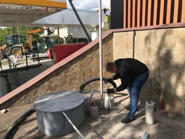 На АЗС Харькова изъяли поддельный газ для заправки автомобилей