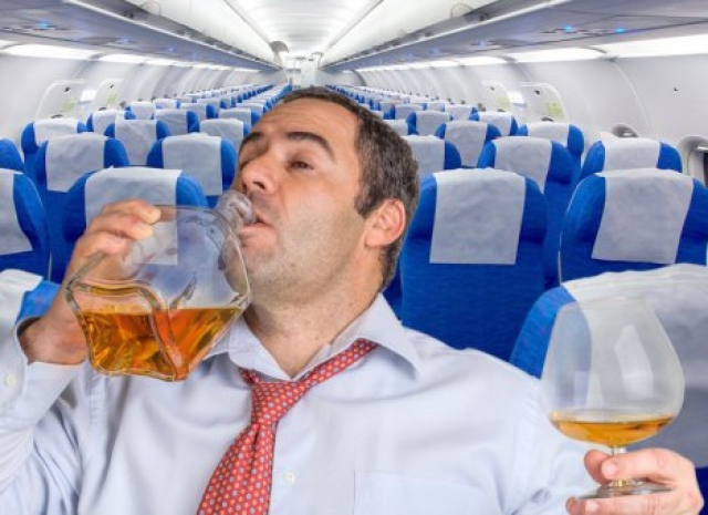 В Харьковском аэропорту пьяный иностранец устроил дебош