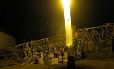 В результате падения крана погибли трое граждан