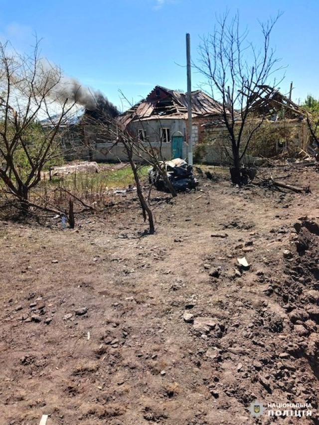 Масштабный пожар после вражеского обстрела начался в Русской Лозовой