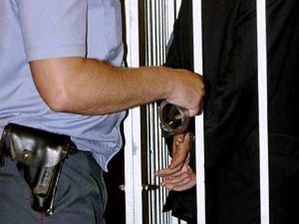 Женщина скрылась от админнадзора