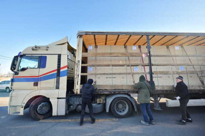 Жителям пострадавших домов предоставляют материалы для ремонта