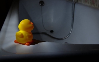 Женщина утопила в ванне ребенка, а после – намеревалась покончить с собой