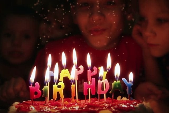 Что можно подарить мальчику на 10 лет в День рождения: интересные идеи