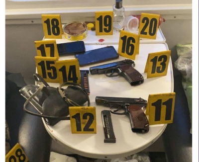 Двое пьяных открыли стрельбу в пассажирском поезде