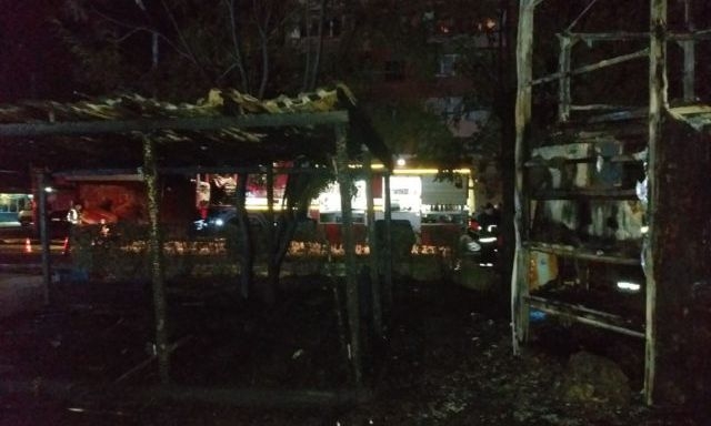 Ночью в Харькове сгорели два киоска