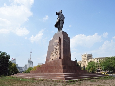 Мэр Харькова обещает восстановить памятник Ленину 