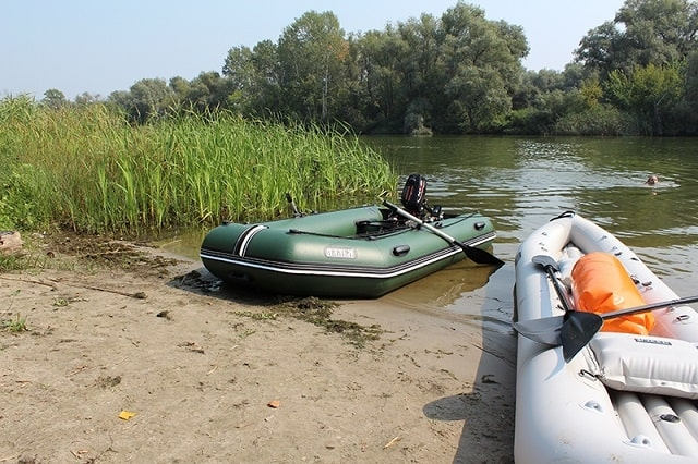 Надувная лодка для рыбалки: как выбрать, полезные советы