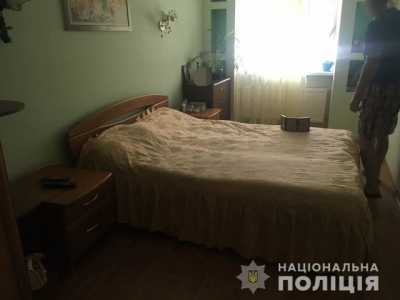 Думала, не заметят – женщина украла у знакомых золотые изделия