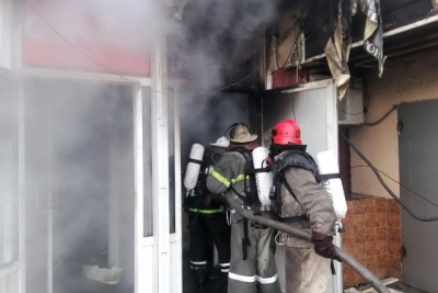 Под Харьковом пылал металлический магазин (видео)