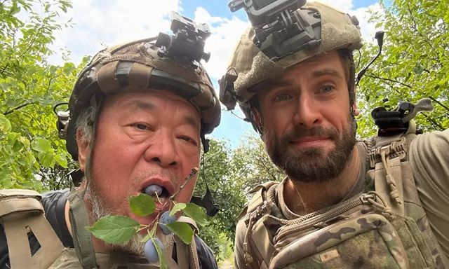 Знаменитый китайский художник посетил боевые позиции бригады НГУ «Хартия»