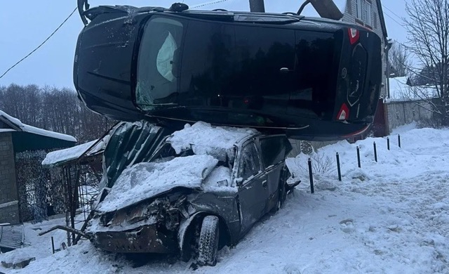 ДТП в поселке Васищево: «Ford» вылетел на крышу «Opel»