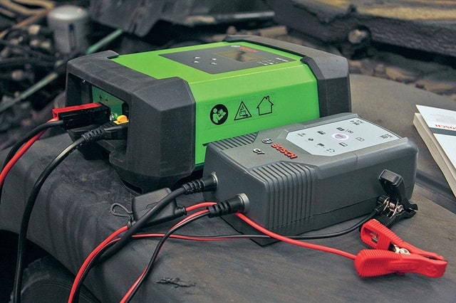 Як вибрати зарядний пристрій для різних типів автоакумуляторів?