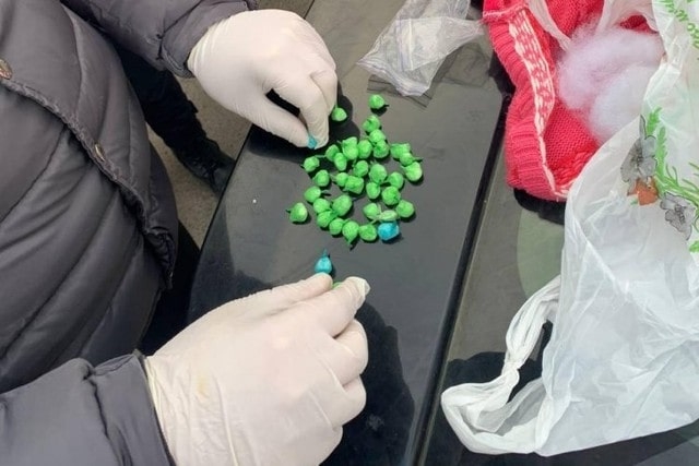 Жителю Харькова в почтовой посылке прислали метадон