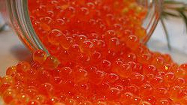 Пограничники задержали контрабандистов с крупной партией красной икры