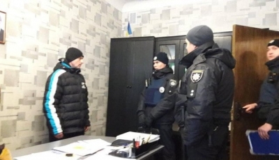 Возле школы в Харькове к ребятам приставал педофил