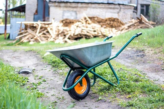 Как выбрать тачку садово-строительную: главные советы