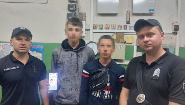 Двое подростков сбежали из детского дома семейного типа