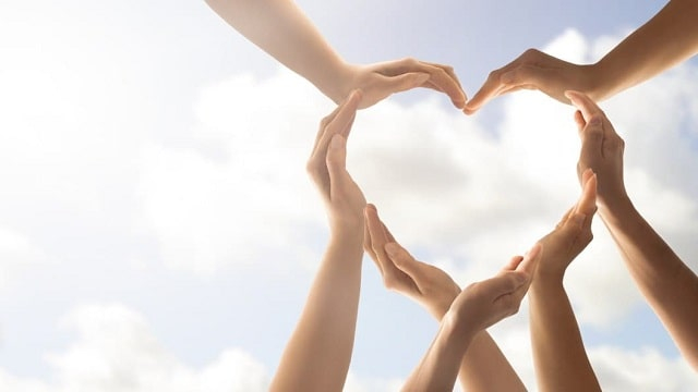 Компания AB InBev Efes Украина передала благотворительной организации «Каритас Харьков» более 800 литров кваса