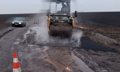Возле поселка Золочев после ракетного удара отремонтировали дорогу