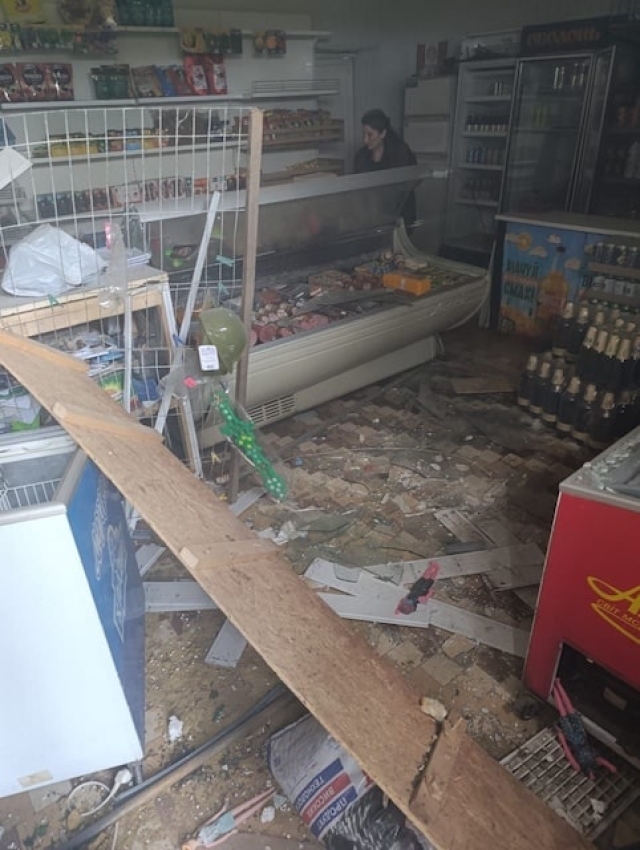 Россияне ударными дронами атаковали магазин в селе Ивашки