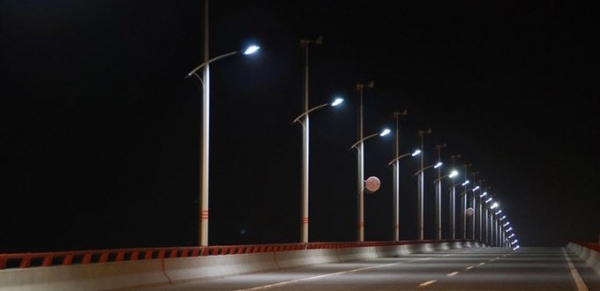 В Харькове реконструируют уличное освещение