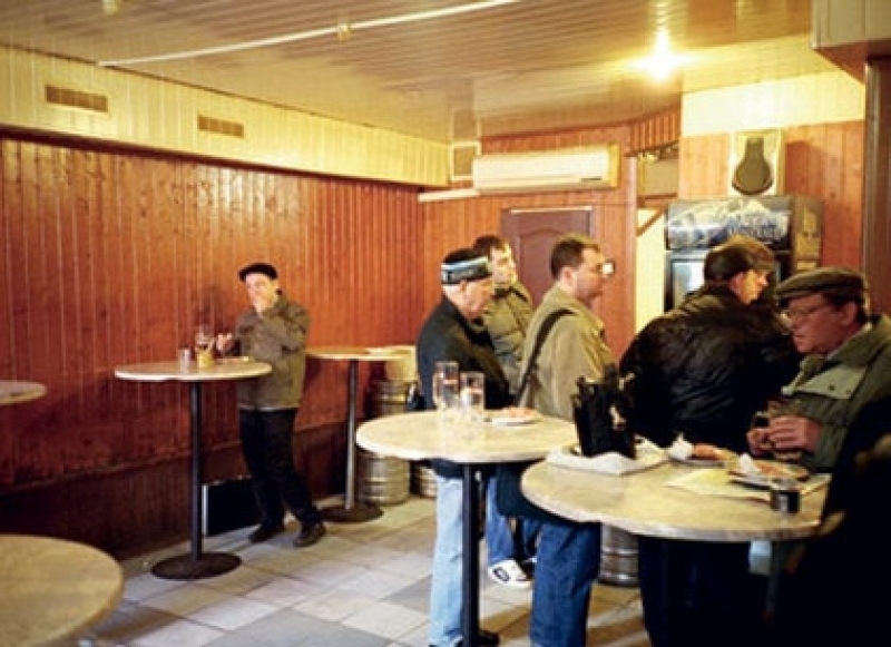 Харьковчане возмущены работой «наливаек» вблизи школ и детсадов