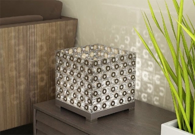 Настольный светильник своими руками из подручных материалов (фото)