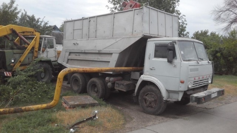 На Харьковщине КамАЗ повредил газовую трубу: без газоснабжения остались почти 200 абонентов (фото)