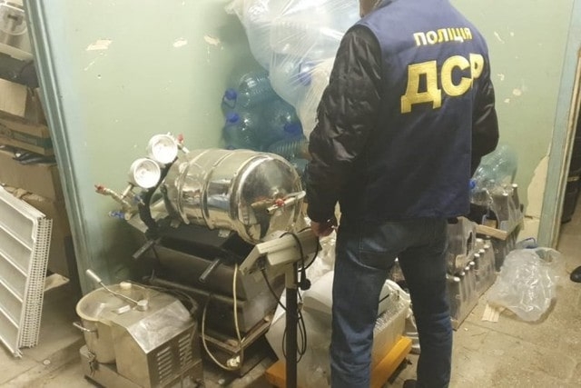 Правоохранители остановили производство фальшивого алкоголя