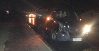 В Купянске под колесами микроавтобуса погибла молодая женщина