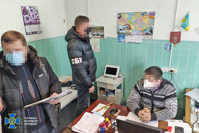 Разоблачена межрегиональная группа, торговавшая фальшивыми Covid-сертификатами