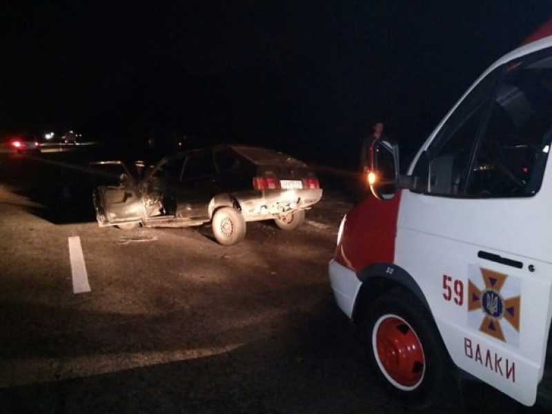 В результате жуткого ДТП пострадавшего водителя вырезали из авто