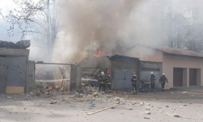 Вражеский снаряд попал в гаражный кооператив на Салтовке