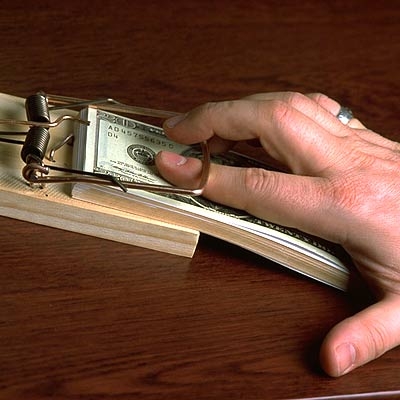 Студент требовал взятку у депутата