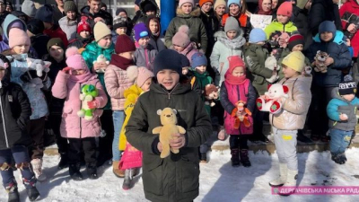 Детям с. Безруки передали подарки от их ровесников из Германии и Бельгии