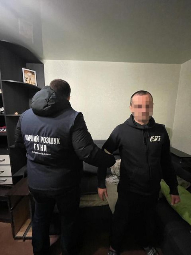 Задержан злоумышленник, который в декабре порезал колеса на 150-ти автомобилях