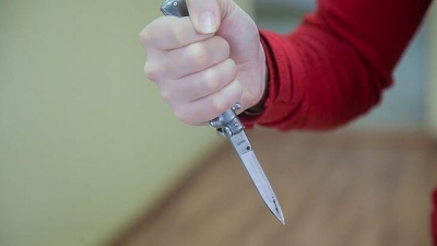 Правоохранители разыскивают грабителя, ранившего продавщицу киоска