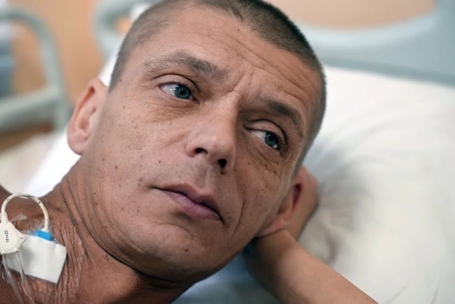 В госпитале прооперировали бойца, выжившего после 36 суток с турникетом на ноге