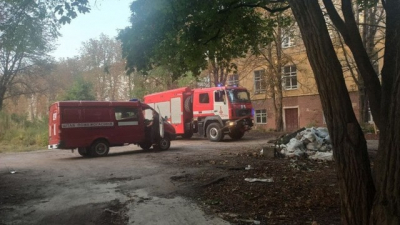 В Харькове горело здание бывшей казармы, а в Панютино – частный дом