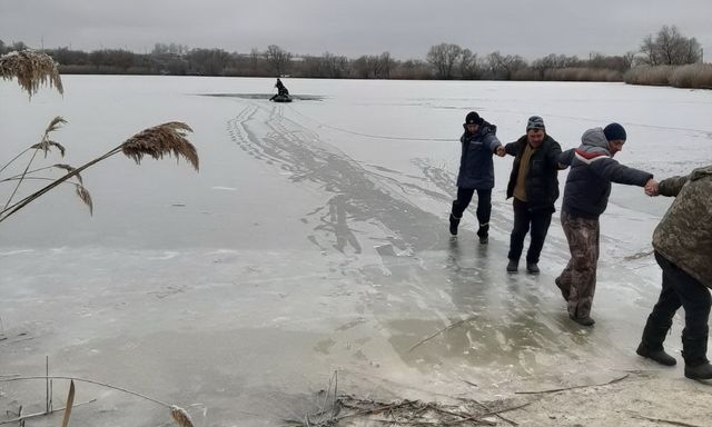В селе Шиповатое в пруду погиб мужчина