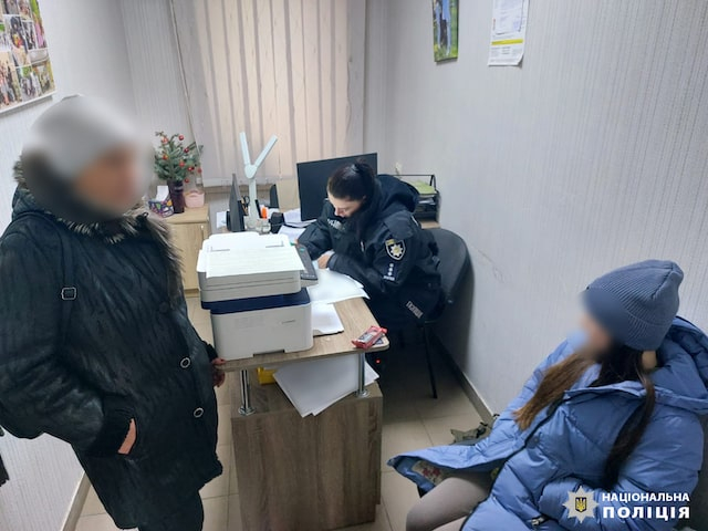 В Чугуеве нетрезвая мать грозила дочери сдать ее в детский дом