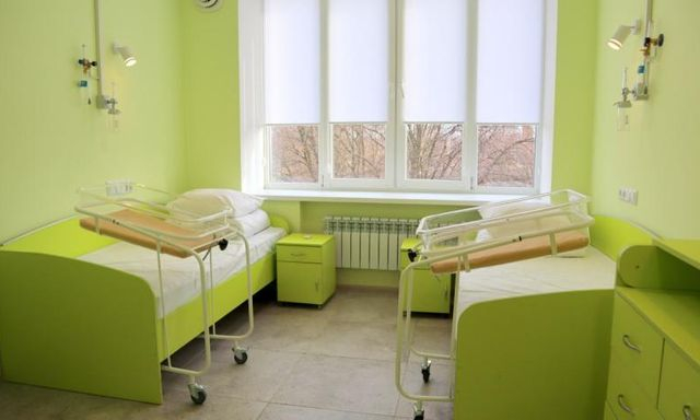 В Лозовой после капитального ремонта открылось акушерское отделение