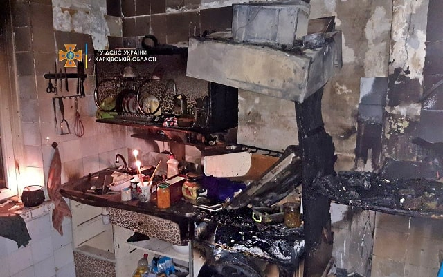 Во время пожара в 9-этажном доме спасатели эвакуировали жильцов