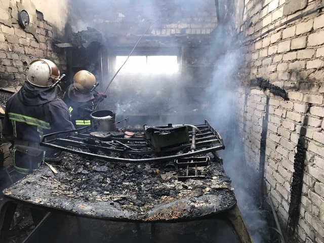 Пожар в гаражном комплексе – автомобиль спасти не удалось (фото)